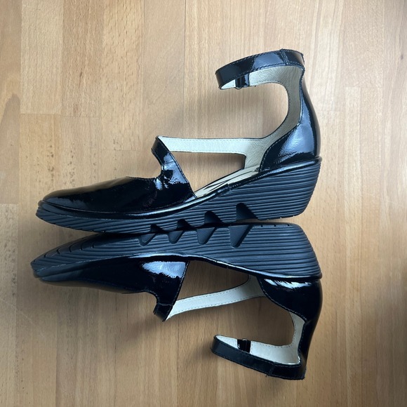 Fly London Black Patent Leather Mary Jane Wedge Strap Sandal Heels - Picture 8 of 11